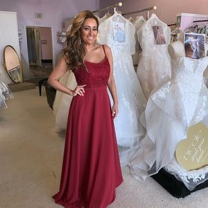 NEW WITH TAGS red evening gown ! SALE! 💃🛍